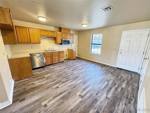 24536 E Woodland Road, Tahlequah, OK 74464