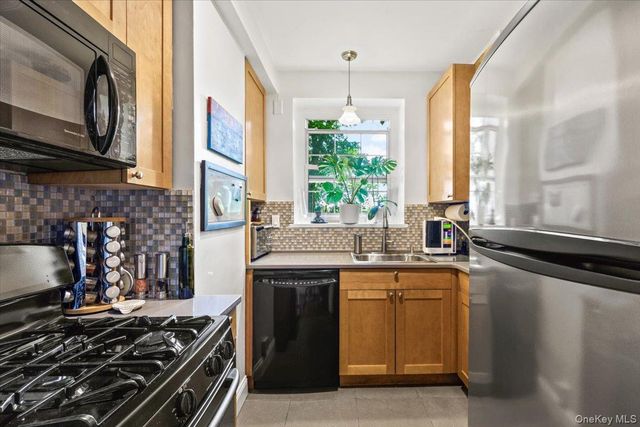 1360 Midland Avenue TE, Bronxville, NY 10708