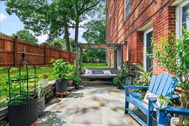 1360 Midland Avenue TE, Bronxville, NY 10708