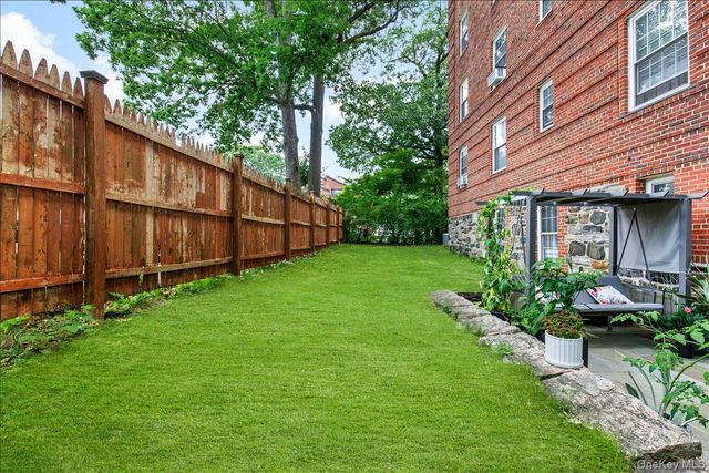 1360 Midland Avenue TE, Bronxville, NY 10708