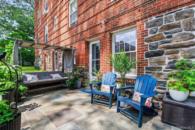 1360 Midland Avenue TE, Bronxville, NY 10708