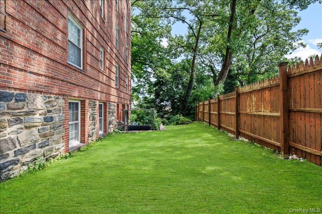 1360 Midland Avenue TE, Bronxville, NY 10708