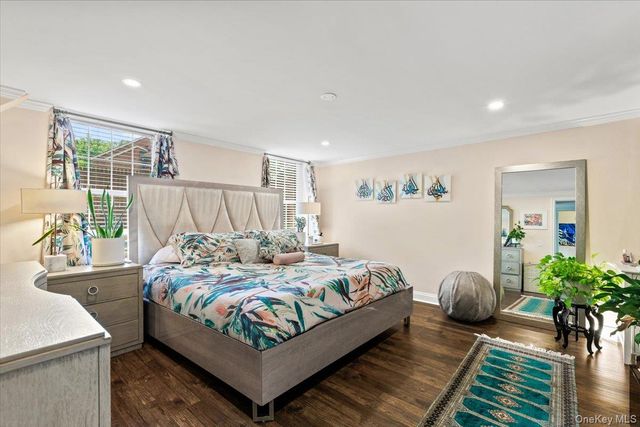 1360 Midland Avenue TE, Bronxville, NY 10708