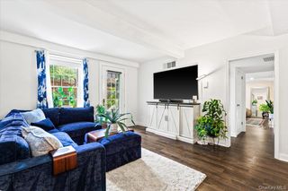 1360 Midland Avenue TE, Bronxville, NY 10708