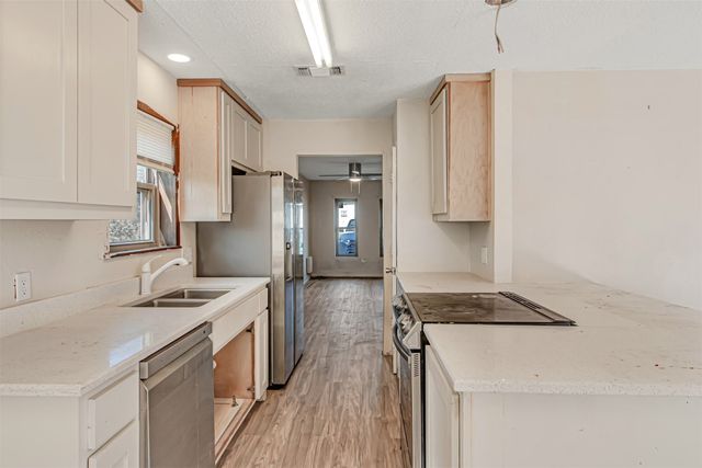 1120 E Wells Avenue, Sherman, TX 75090