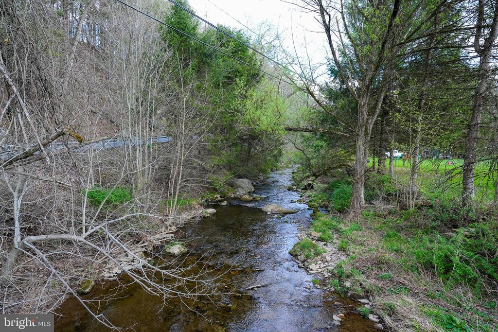 Image 10 of property listing at 20 SERFASS LN, Palmerton, PA 18071