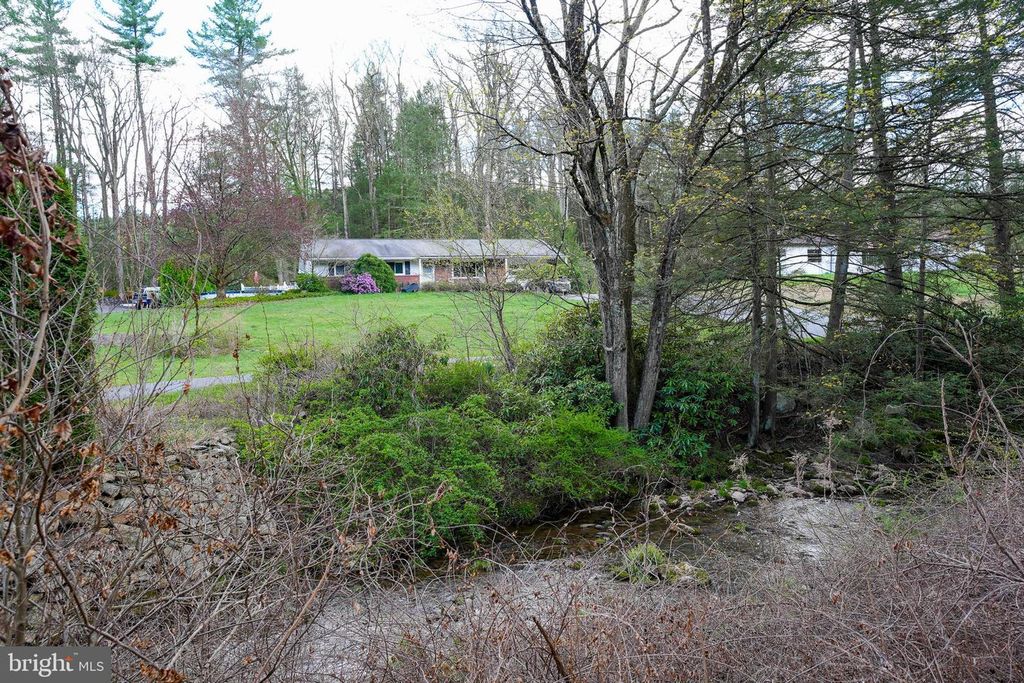 Image 11 of property listing at 20 SERFASS LN, Palmerton, PA 18071