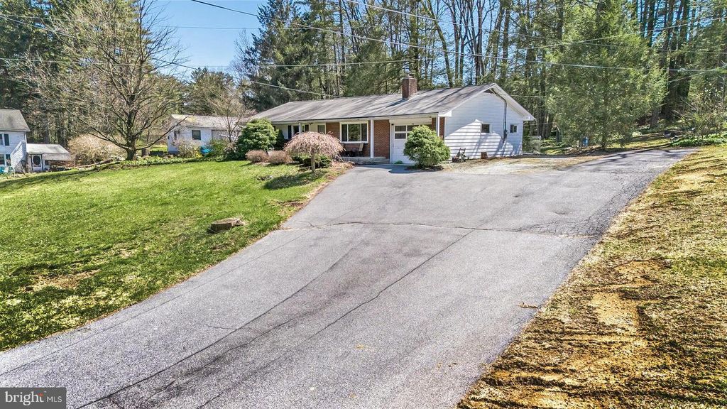 Image 12 of property listing at 20 SERFASS LN, Palmerton, PA 18071