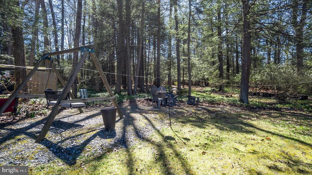 Image 16 of property listing at 20 SERFASS LN, Palmerton, PA 18071