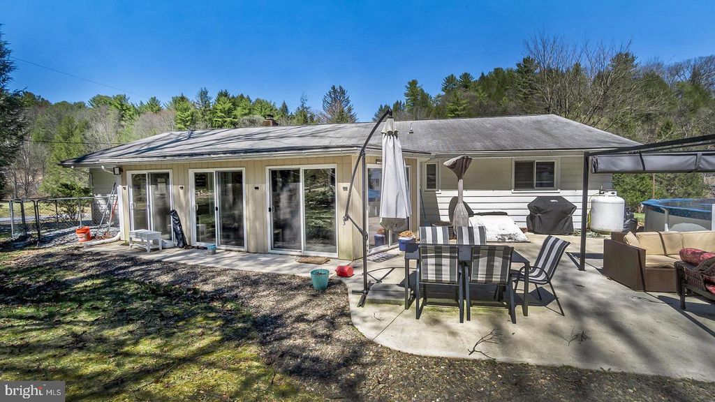 Image 18 of property listing at 20 SERFASS LN, Palmerton, PA 18071