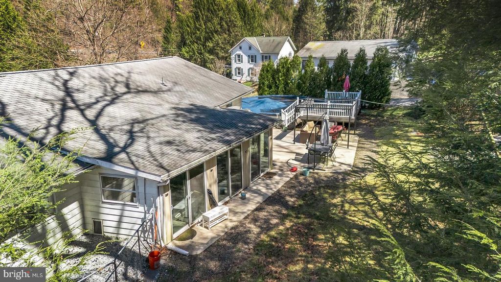 Image 29 of property listing at 20 SERFASS LN, Palmerton, PA 18071