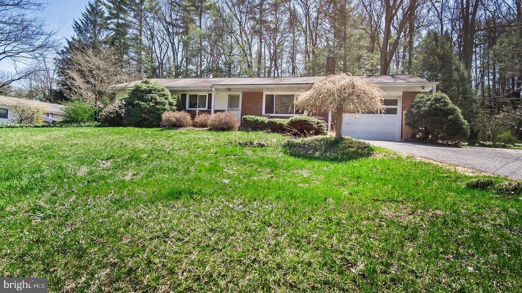 Image 3 of property listing at 20 SERFASS LN, Palmerton, PA 18071
