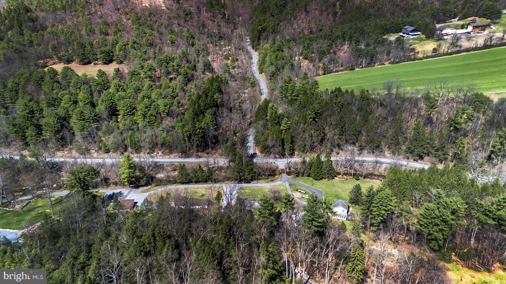 Image 30 of property listing at 20 SERFASS LN, Palmerton, PA 18071