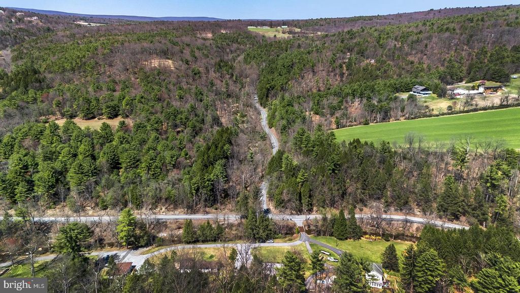 Image 31 of property listing at 20 SERFASS LN, Palmerton, PA 18071