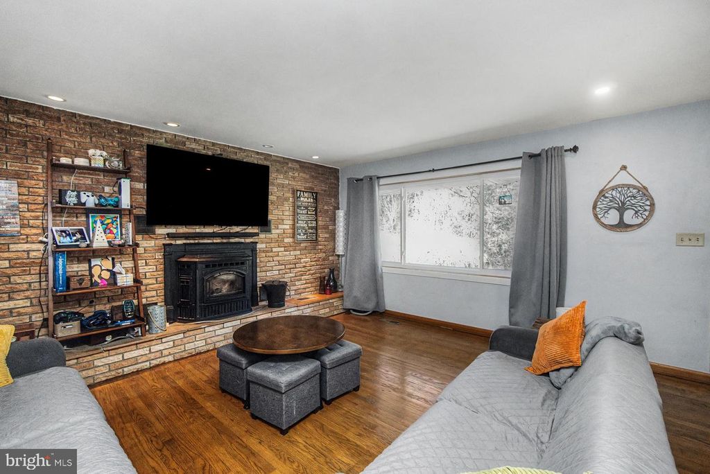 Image 35 of property listing at 20 SERFASS LN, Palmerton, PA 18071