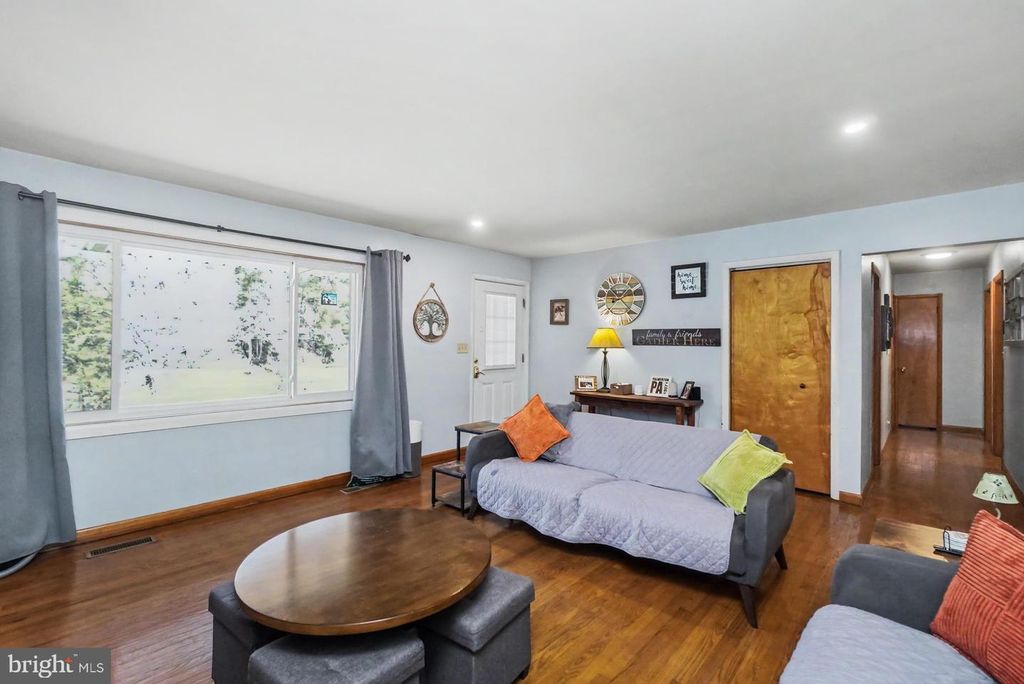 Image 37 of property listing at 20 SERFASS LN, Palmerton, PA 18071
