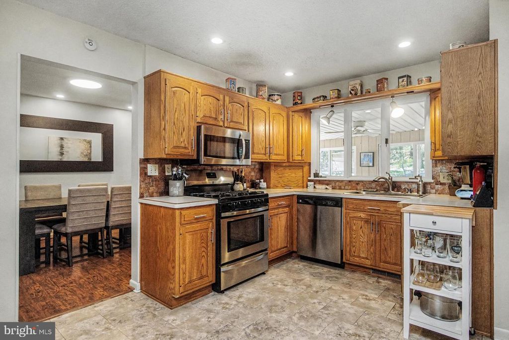Image 44 of property listing at 20 SERFASS LN, Palmerton, PA 18071