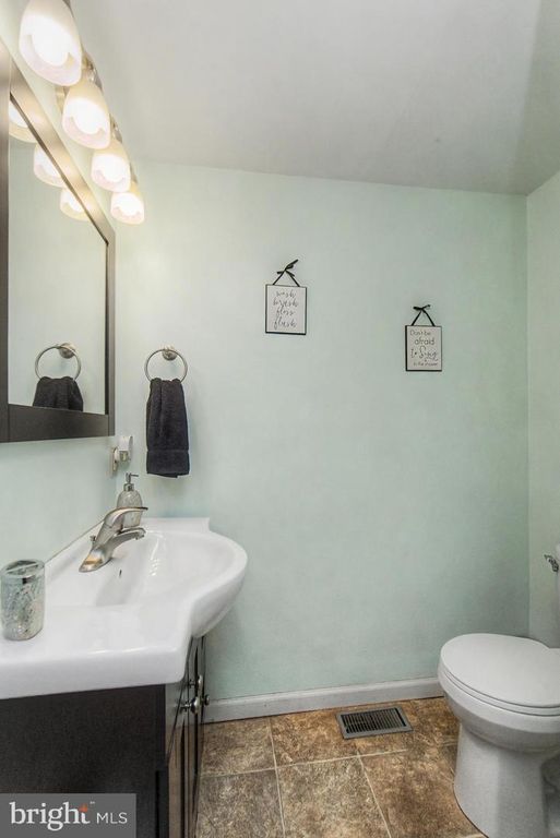 Image 57 of property listing at 20 SERFASS LN, Palmerton, PA 18071