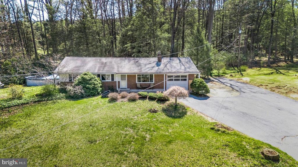 Image 6 of property listing at 20 SERFASS LN, Palmerton, PA 18071
