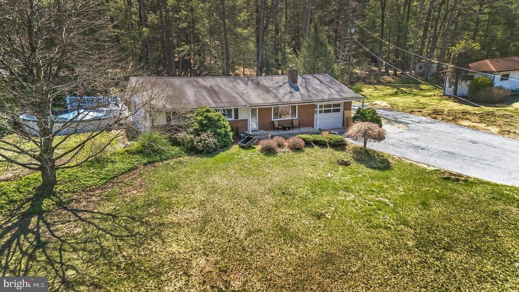 Image 7 of property listing at 20 SERFASS LN, Palmerton, PA 18071