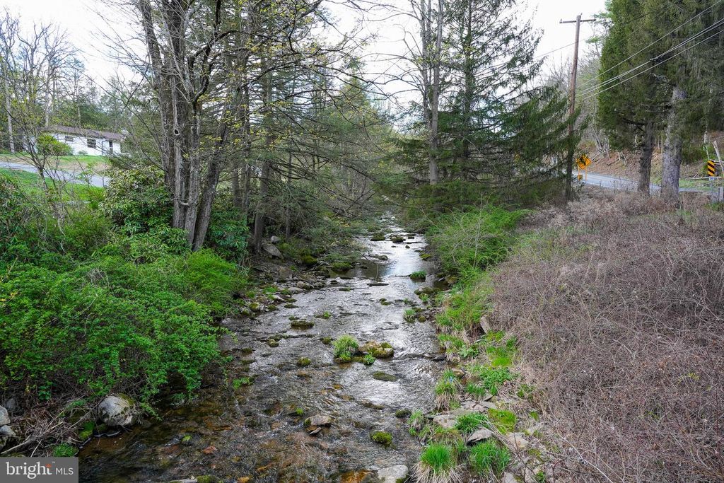 Image 9 of property listing at 20 SERFASS LN, Palmerton, PA 18071