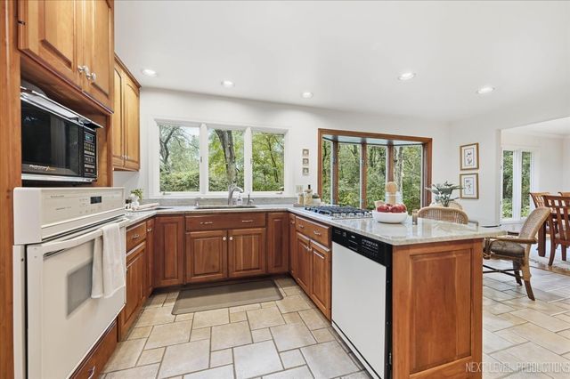 2N962 Grand Monde Drive, Elburn, IL 60119