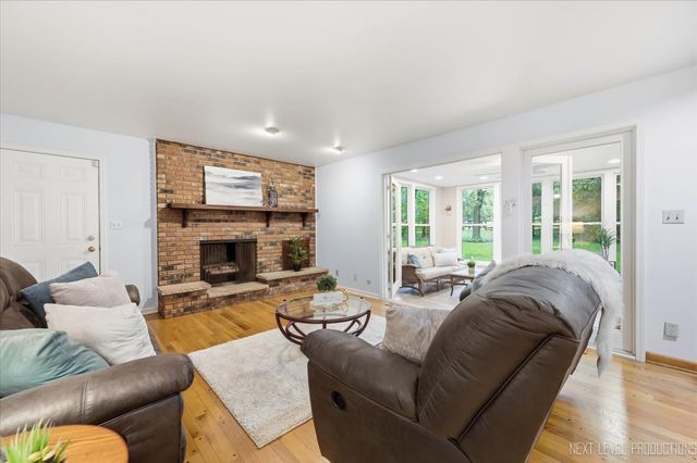 2N962 Grand Monde Drive, Elburn, IL 60119