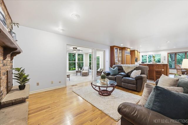 2N962 Grand Monde Drive, Elburn, IL 60119