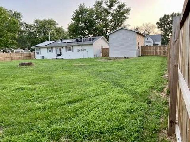 238 S DENTON ST, Centralia, MO 65240