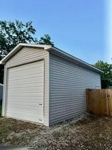 238 S DENTON ST, Centralia, MO 65240