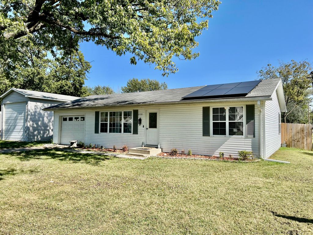 238 S DENTON ST, Centralia, MO 65240