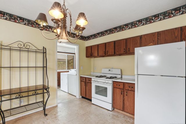 7220 Stephens Street, Center Line, MI 48015