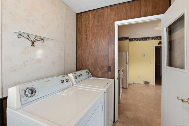 7220 Stephens Street, Center Line, MI 48015