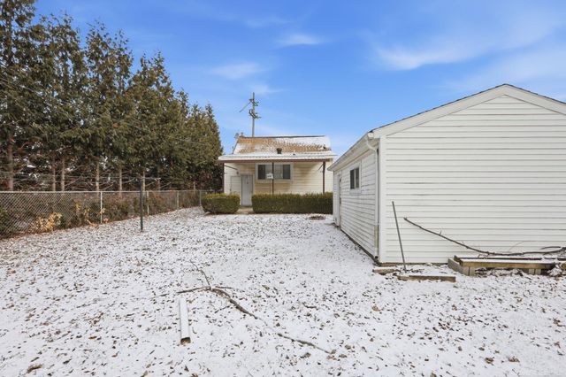 7220 Stephens Street, Center Line, MI 48015