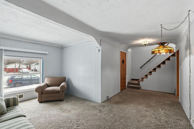 7220 Stephens Street, Center Line, MI 48015