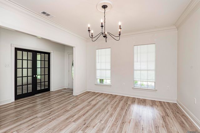 1959 Fairview Dr, Port Allen, LA 70767