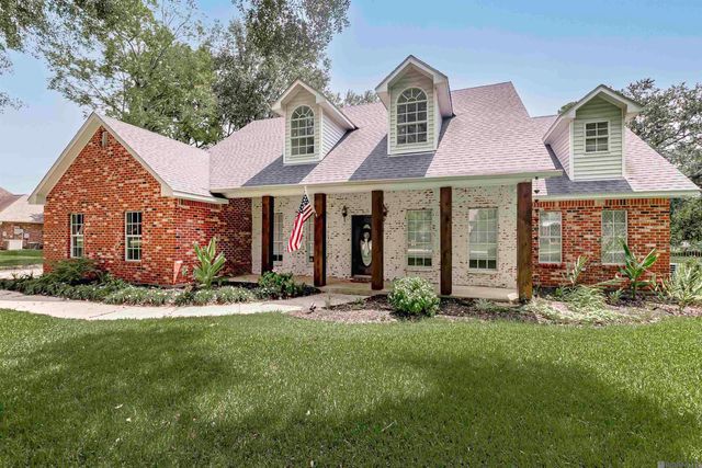 1959 Fairview Dr, Port Allen, LA 70767