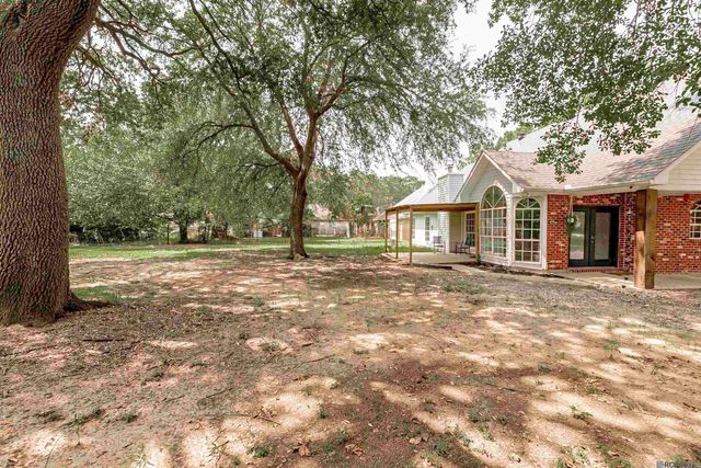 1959 Fairview Dr, Port Allen, LA 70767