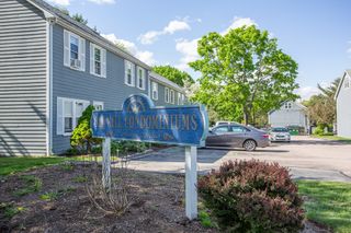 22 Frenier Ave 9, Attleboro, MA 02703
