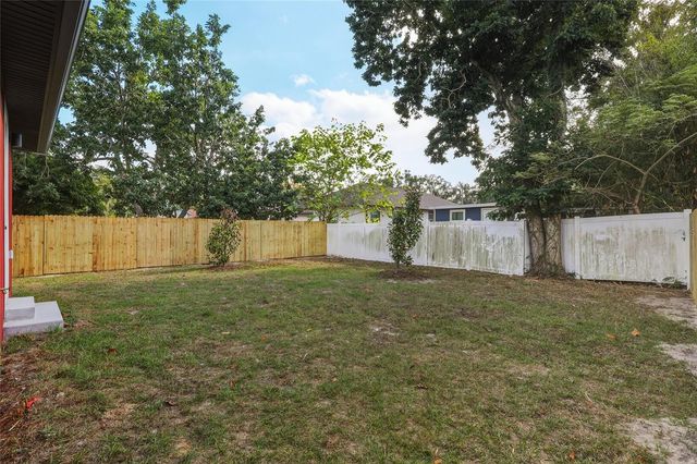 1515 E KNOLLWOOD STREET, Tampa, FL 33610