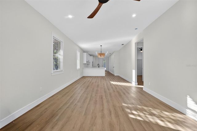 1515 E KNOLLWOOD STREET, Tampa, FL 33610