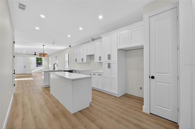 1515 E KNOLLWOOD STREET, Tampa, FL 33610