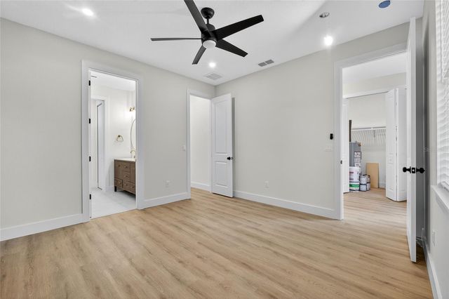 1515 E KNOLLWOOD STREET, Tampa, FL 33610