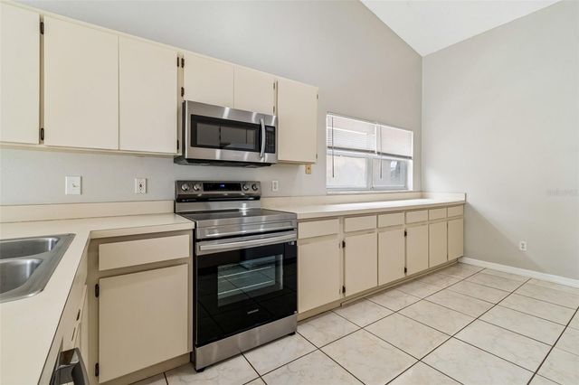 10105 SEA SPRAY PLACE, Tampa, FL 33624
