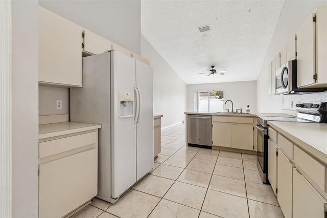 10105 SEA SPRAY PLACE, Tampa, FL 33624