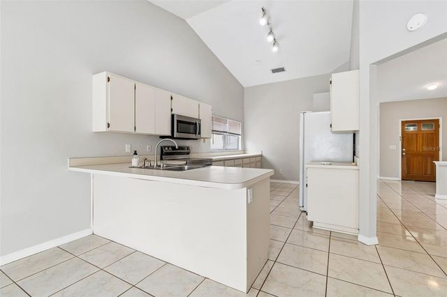 10105 SEA SPRAY PLACE, Tampa, FL 33624