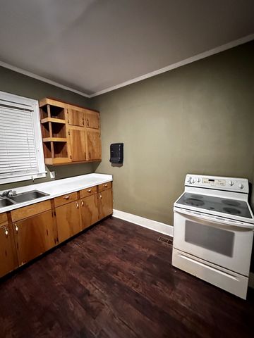 1015 Madison St, Clarksville, TN 37040