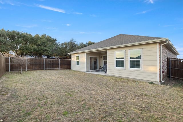 1645 Shadow Hawk Drive, Fort Worth, TX 76052