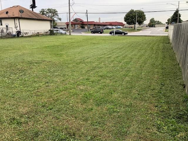 8545 Roberts Road, Justice, IL 60458
