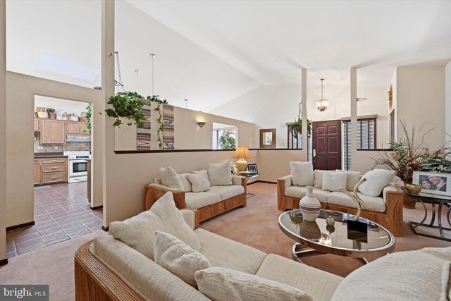 450 WARWICK DR, Wyomissing, PA 19610